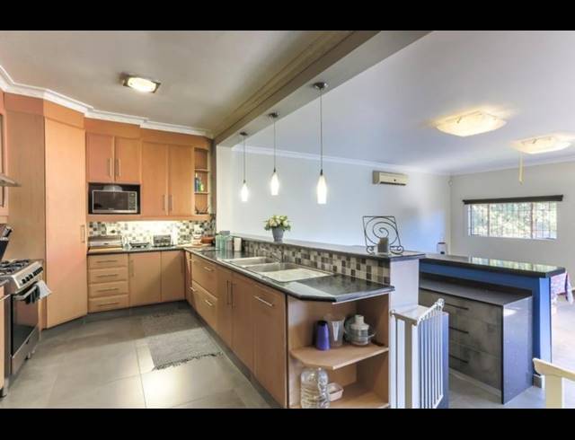 3 BEDROOM FREEHOLD FOR SALE IN RANDHART